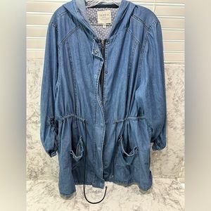 Torrid Chambray Blue Jean Denim Jacket Plus Size 4x Hooded Coat Pockets Roll Tab